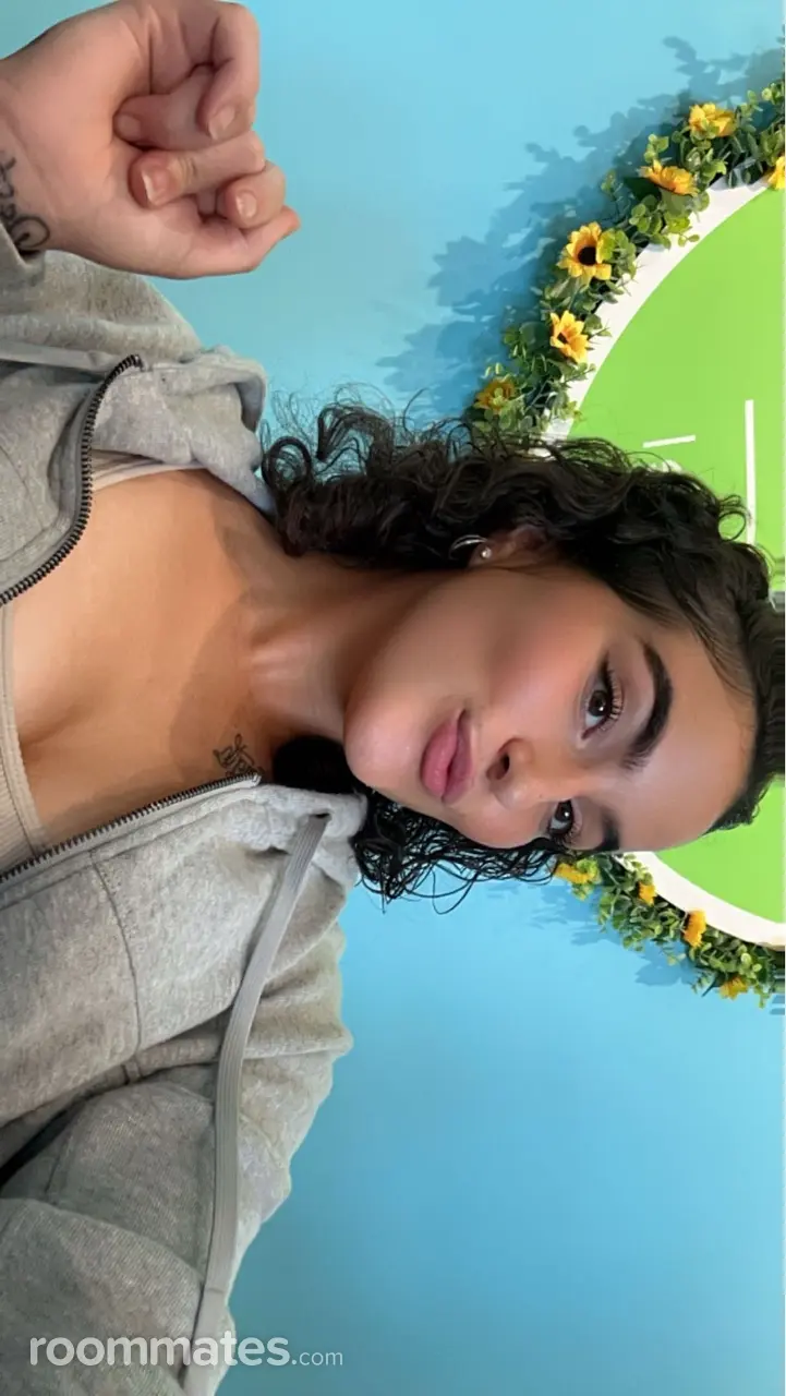 Profile photo 2 of 4