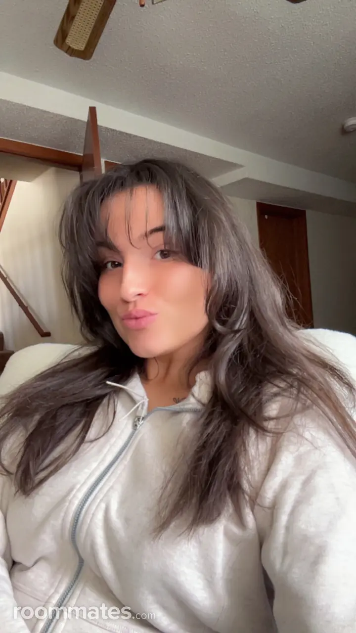 Profile photo 1 of 4