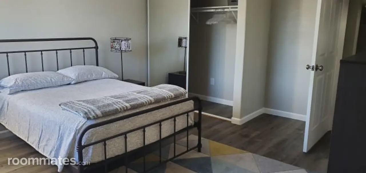 Profile photo 4 of 5