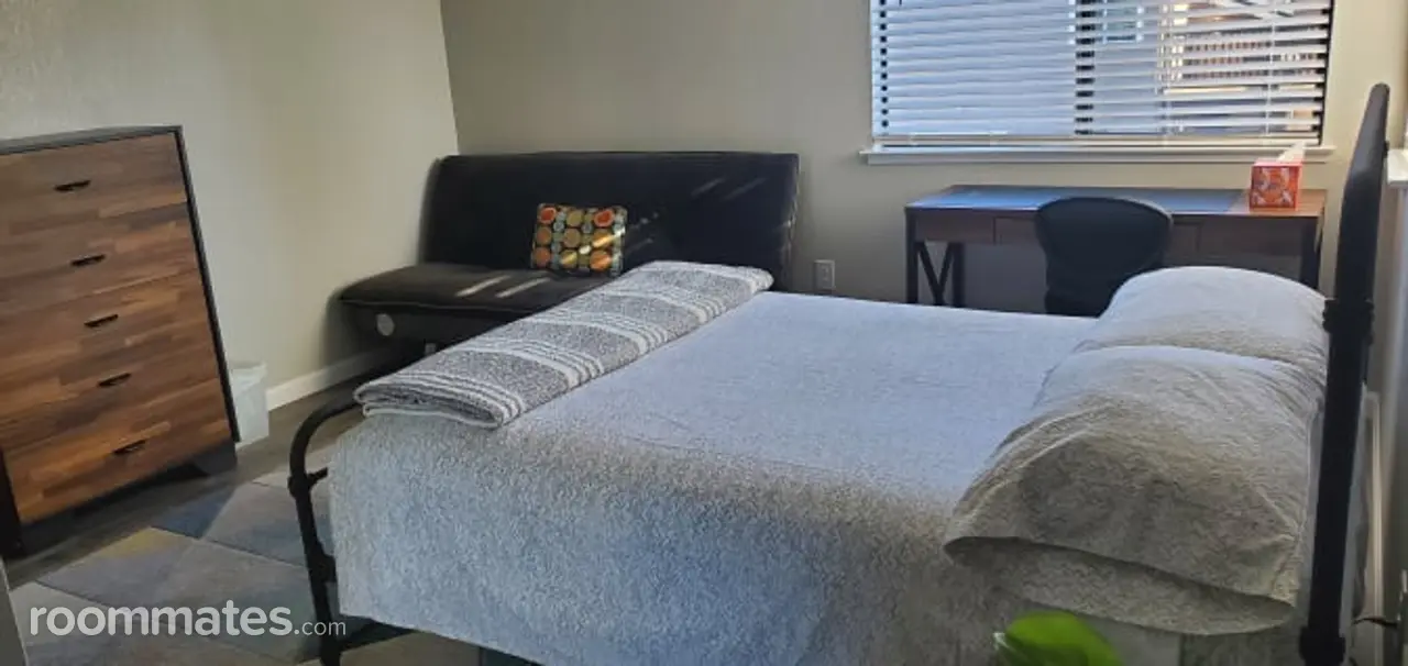 Profile photo 2 of 5