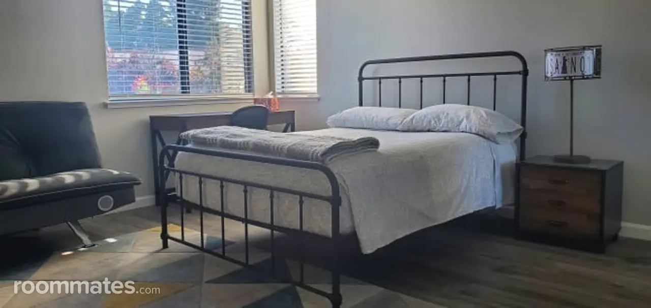 Profile photo 1 of 5