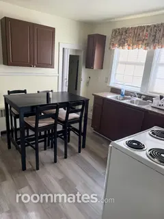 Room for rent in Newport News, VA $600, house