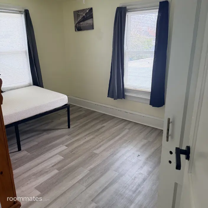 Room for rent in Newport News, VA $750, house