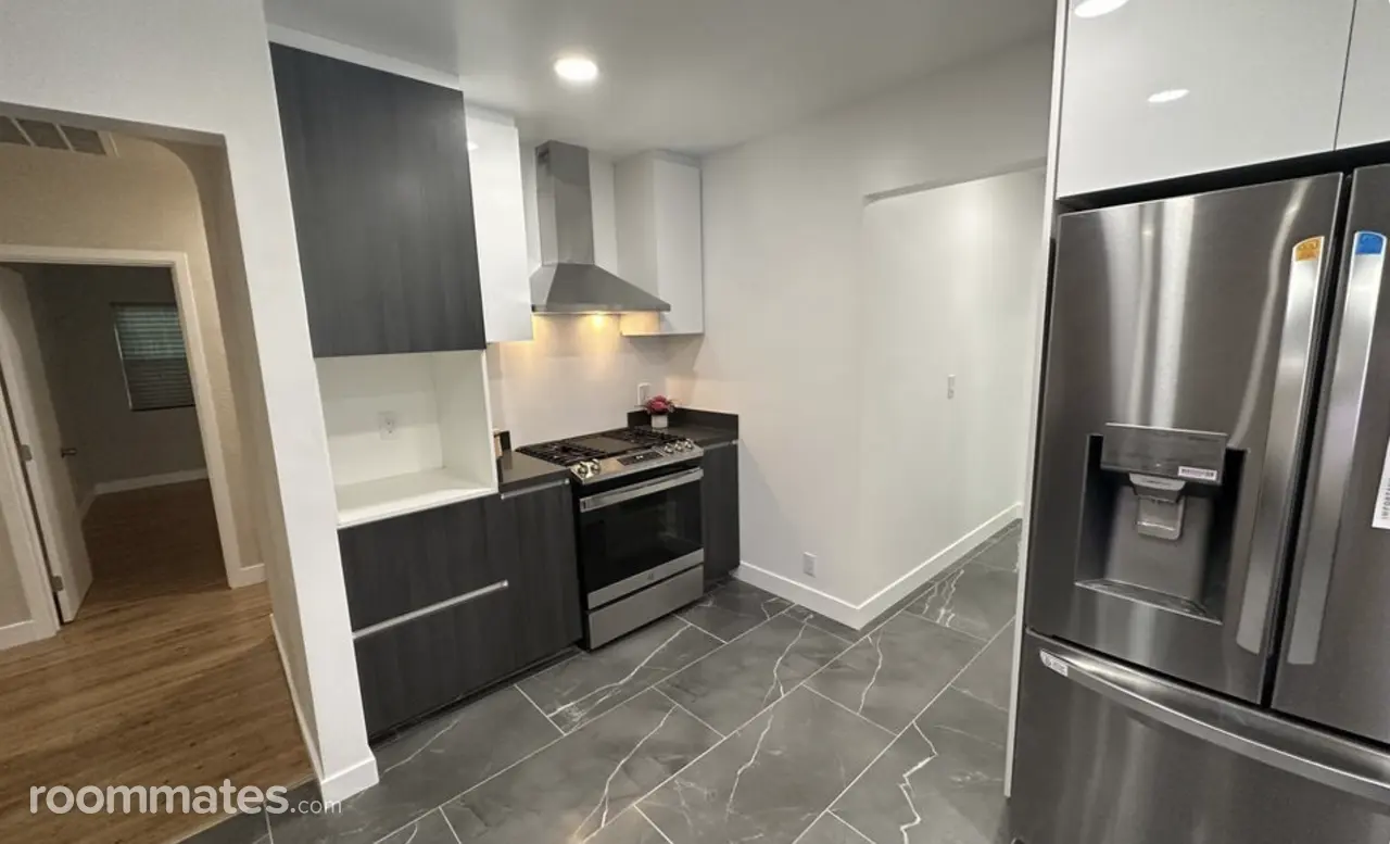 Profile photo 7 of 12