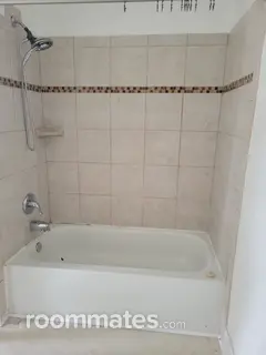 Room for rent in Wilmington, DE $800, house