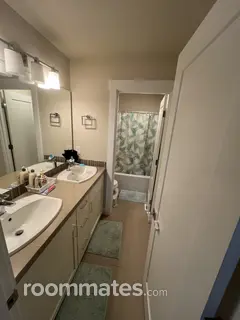 Room for rent in Woodinville, WA $1600, house