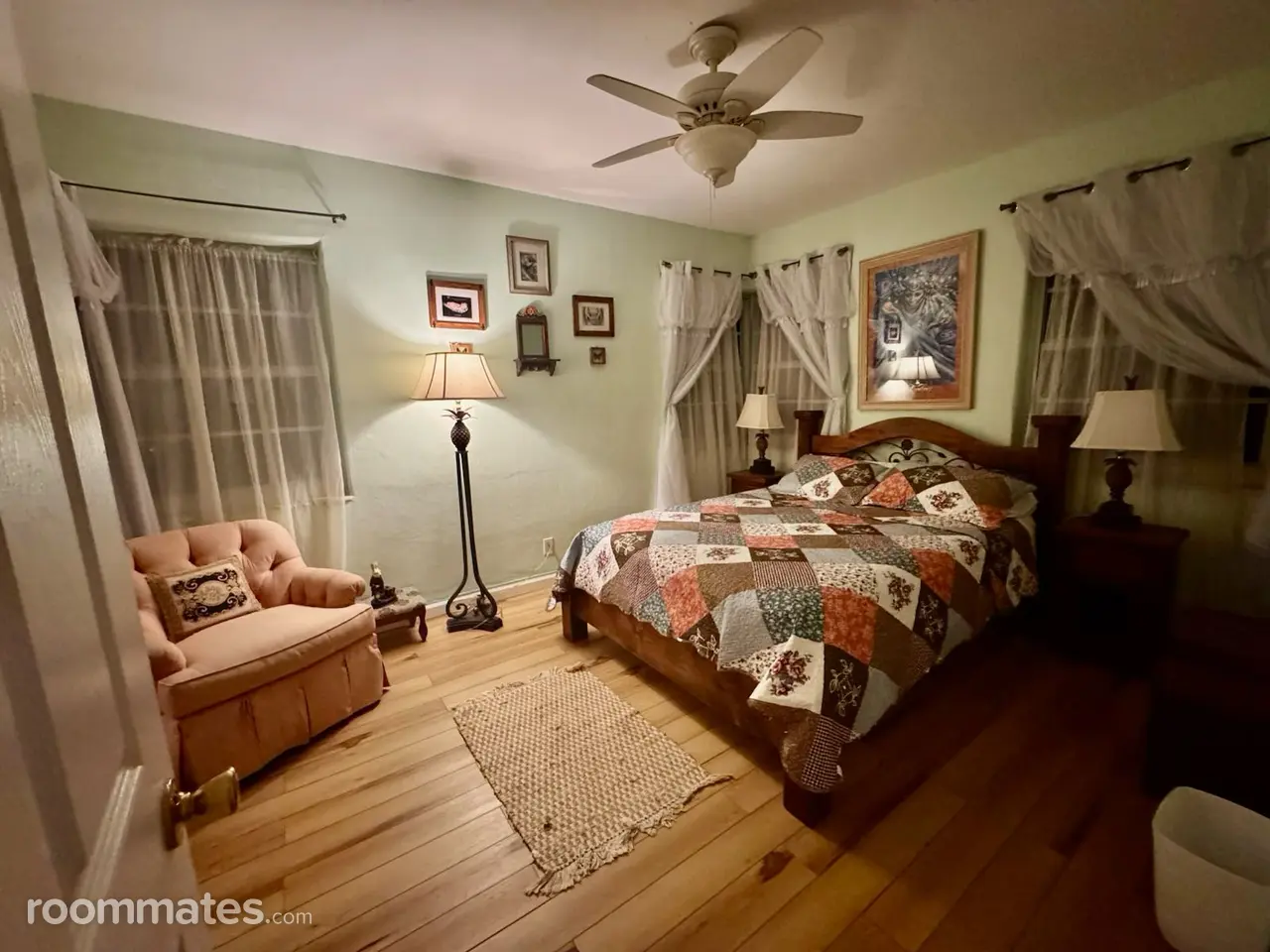 Profile photo 1 of 6