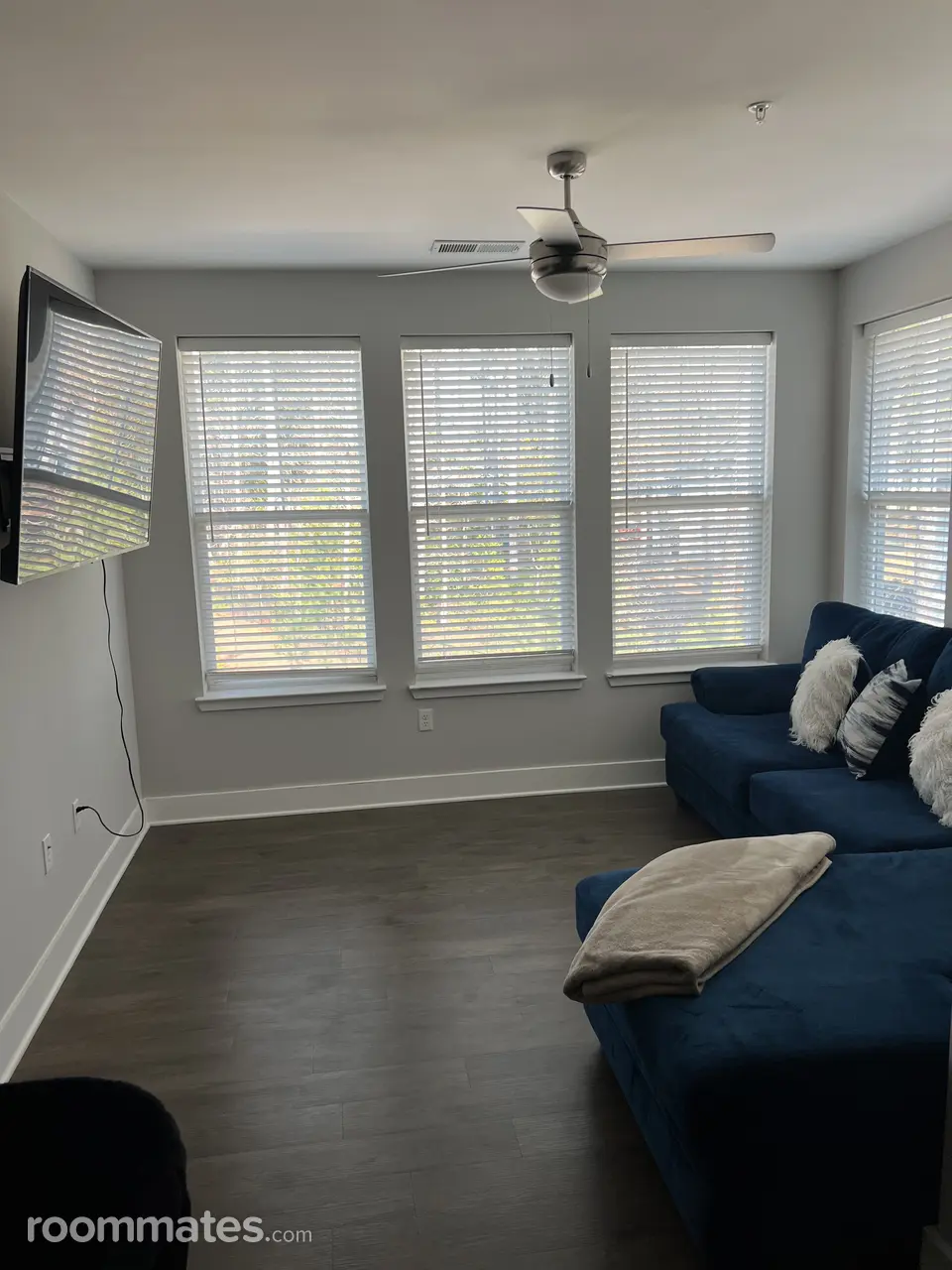 Profile photo 6 of 9