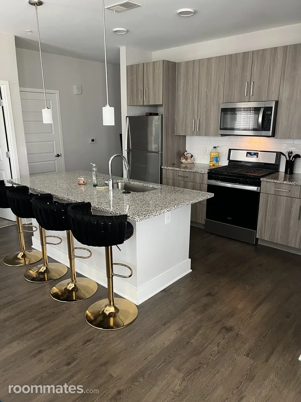 Profile photo 7 of 9