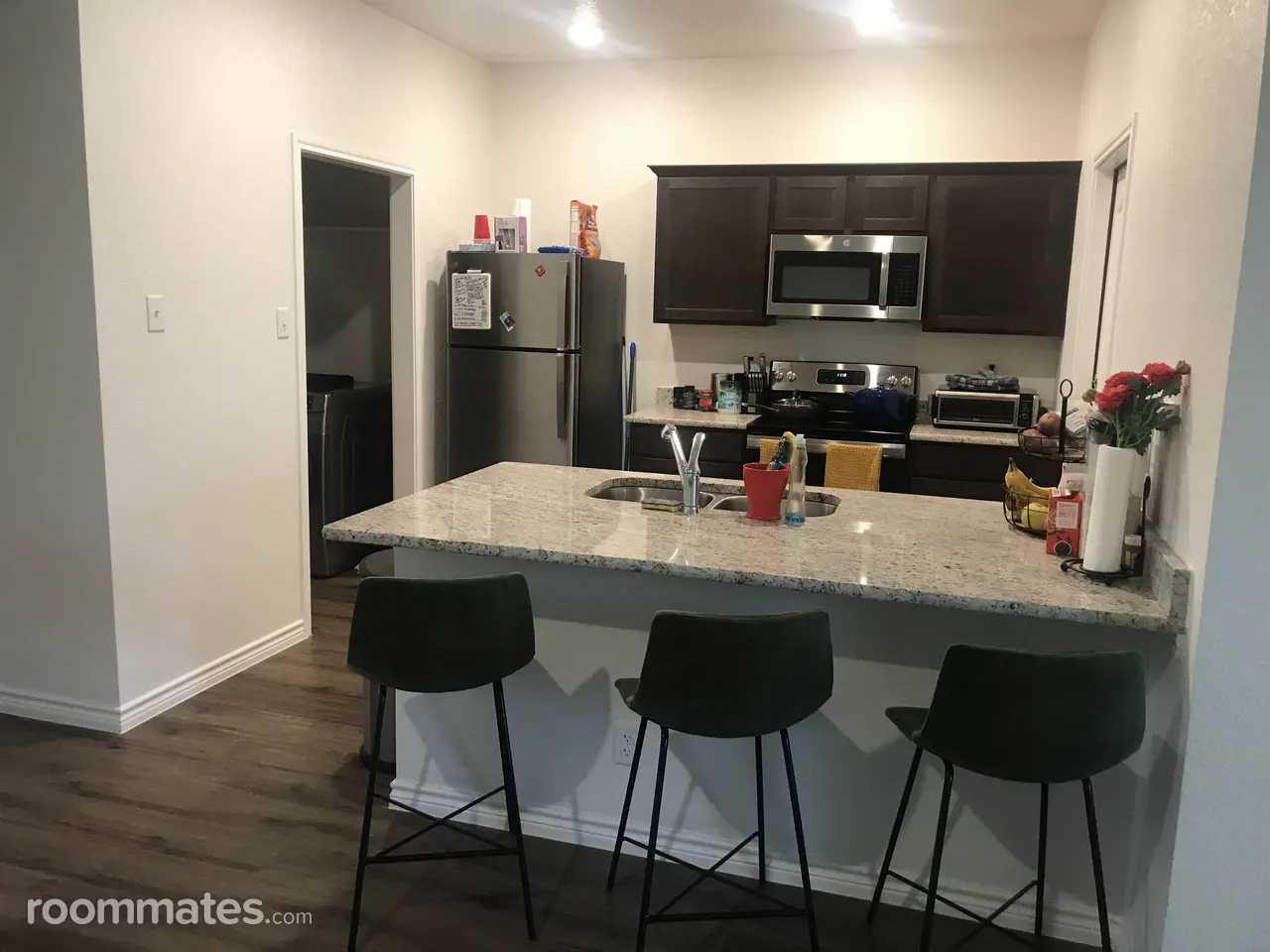 Profile photo 3 of 10