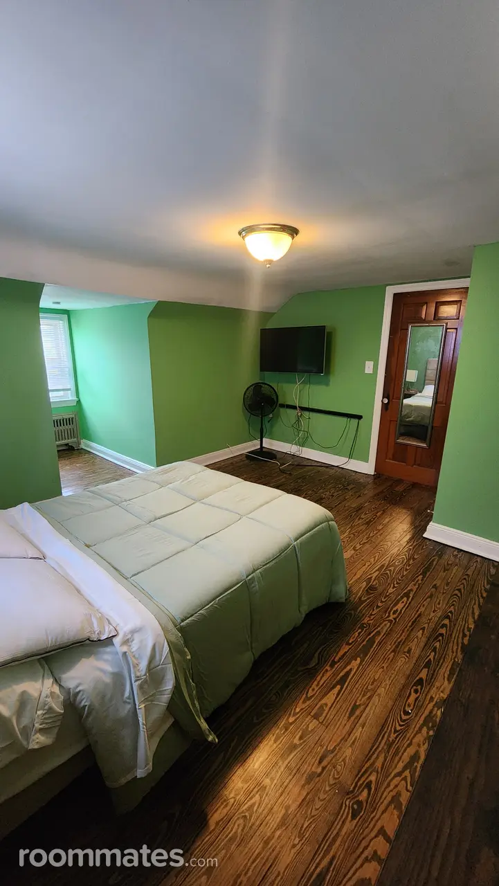 Profile photo 2 of 6