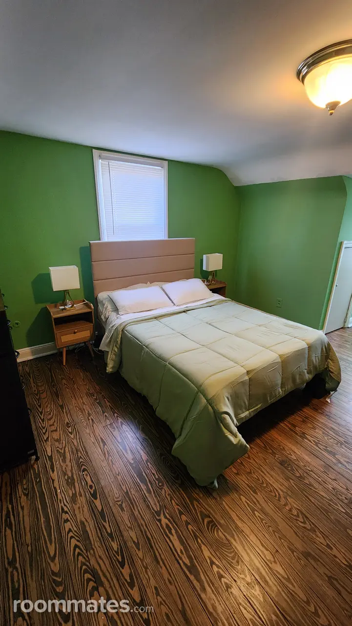 Profile photo 3 of 6