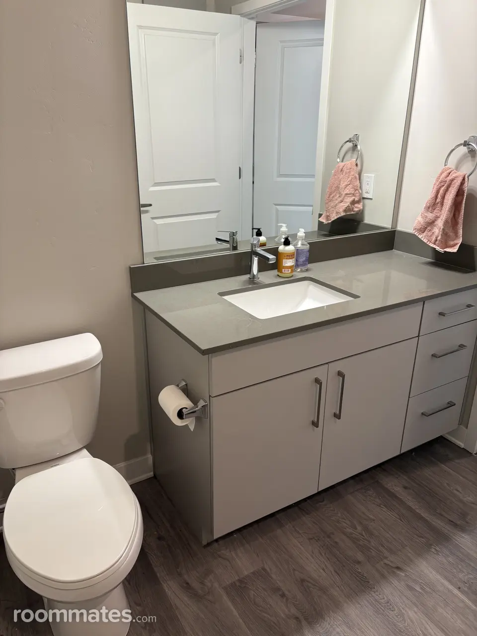 Profile photo 3 of 6