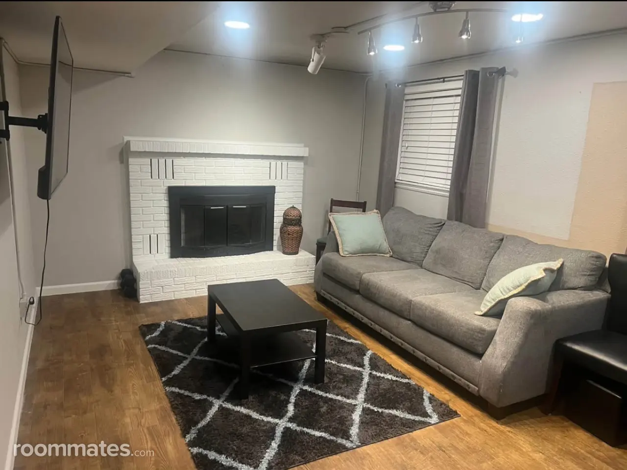 Profile photo 4 of 15