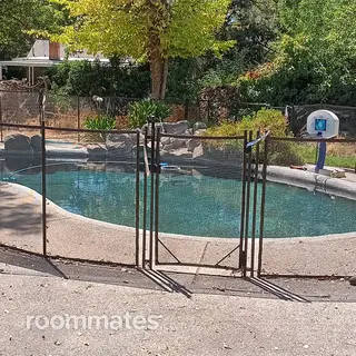 Room for rent in Fresno, CA $1000, house