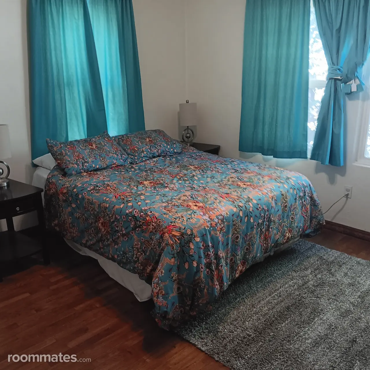 Profile photo 1 of 4