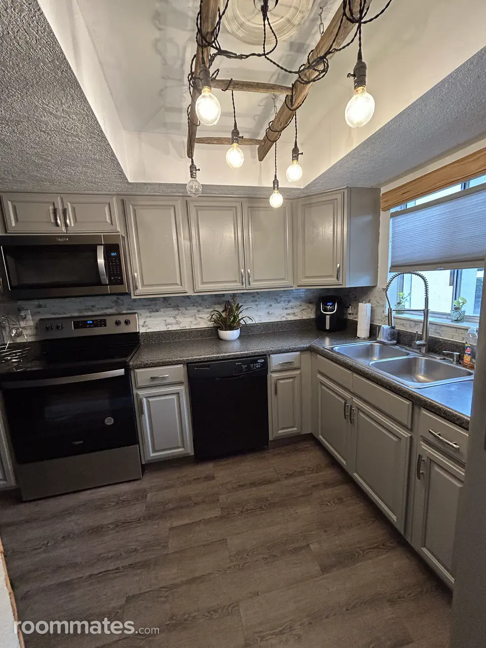 Profile photo 1 of 15