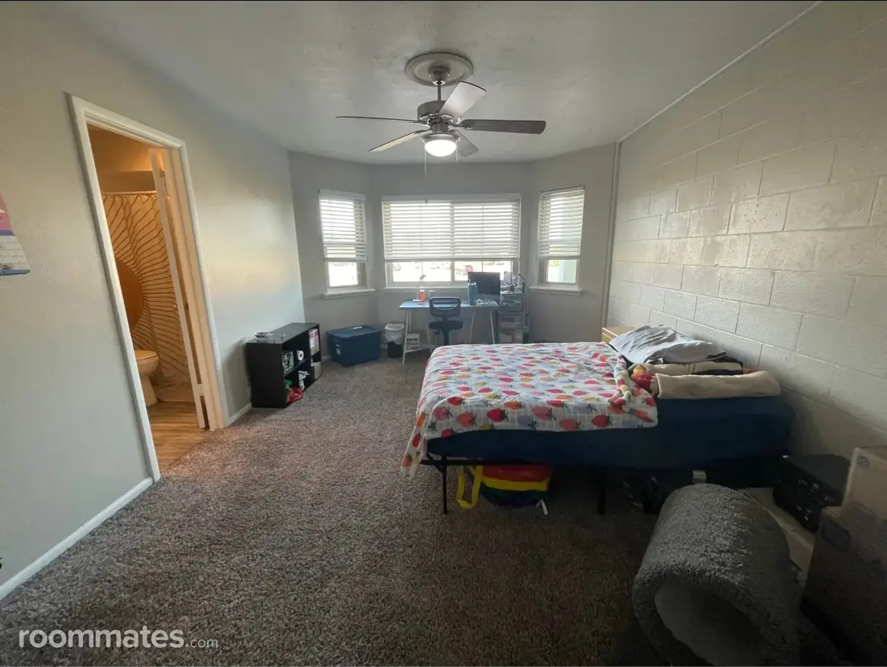 Profile photo 3 of 9