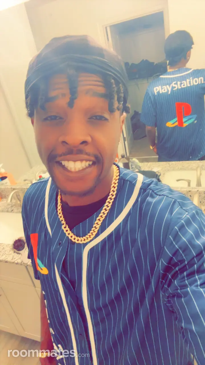 Profile photo 12 of 19