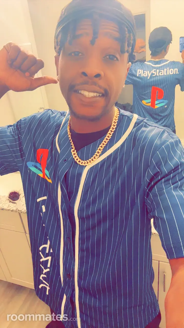 Profile photo 18 of 19