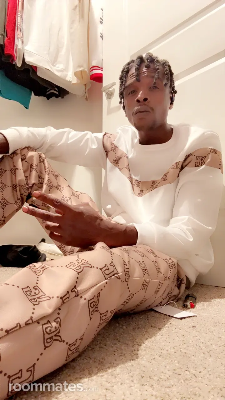 Profile photo 16 of 19