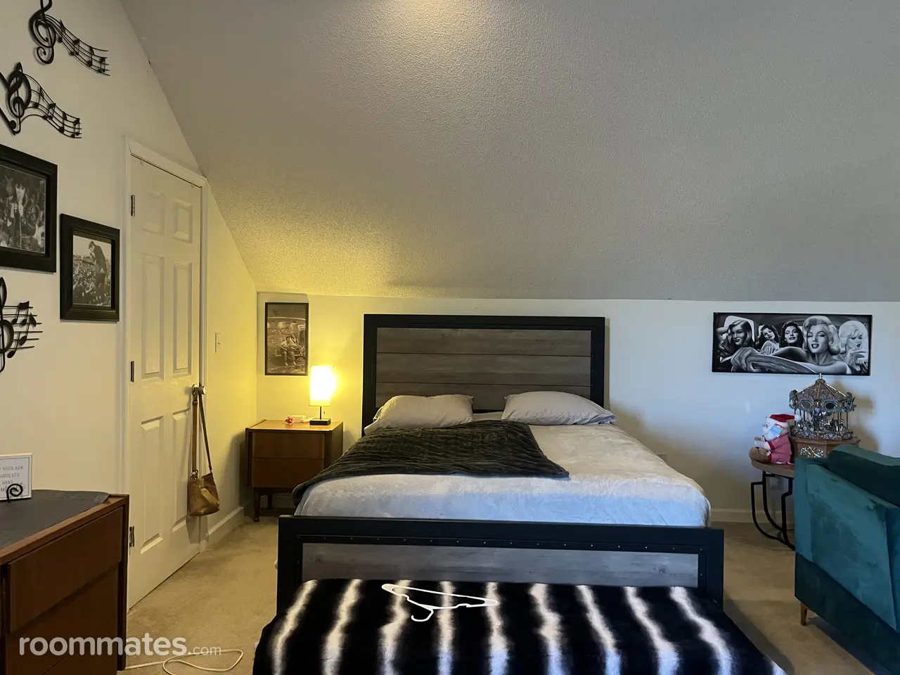 Profile photo 3 of 7