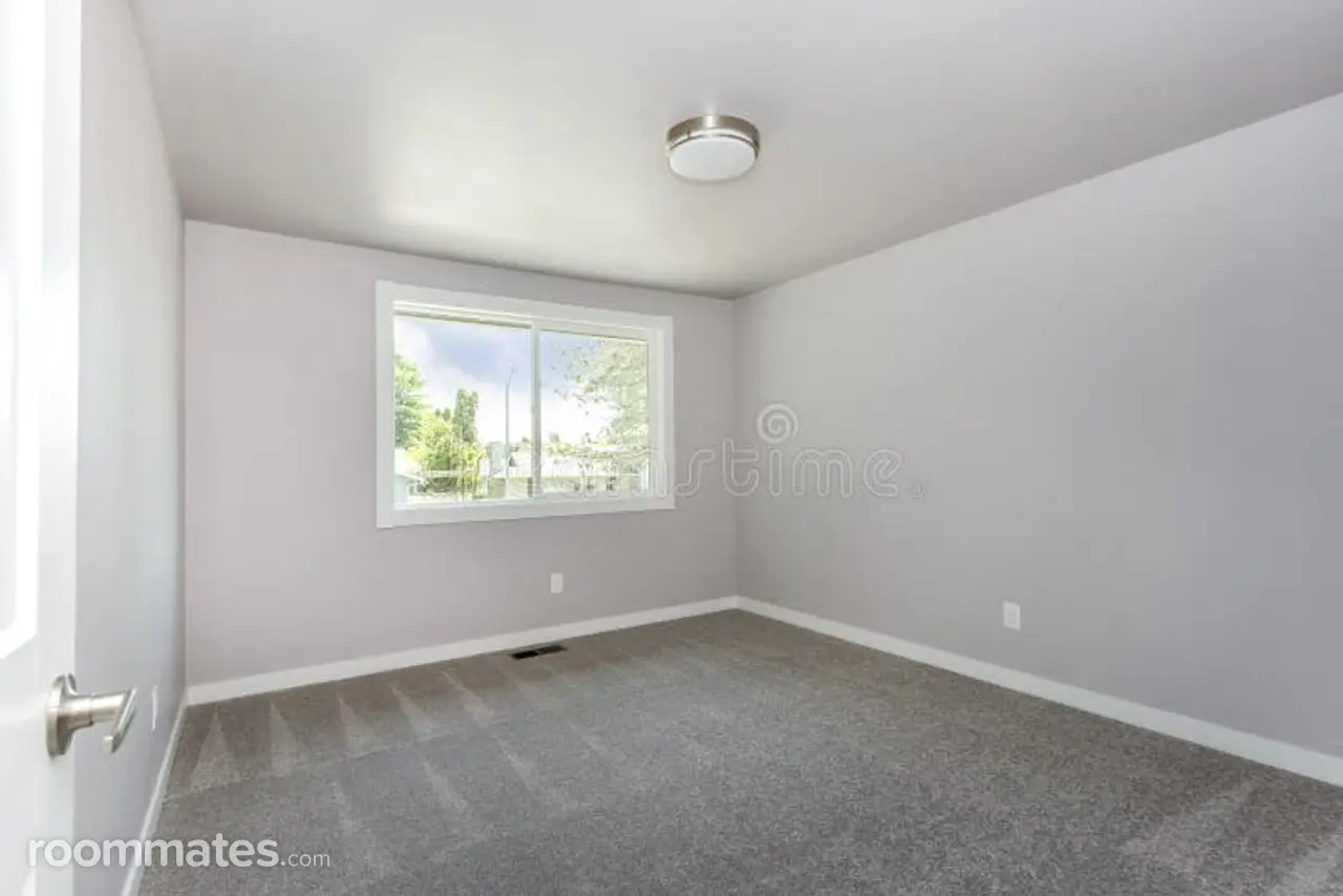 Profile photo 1 of 3