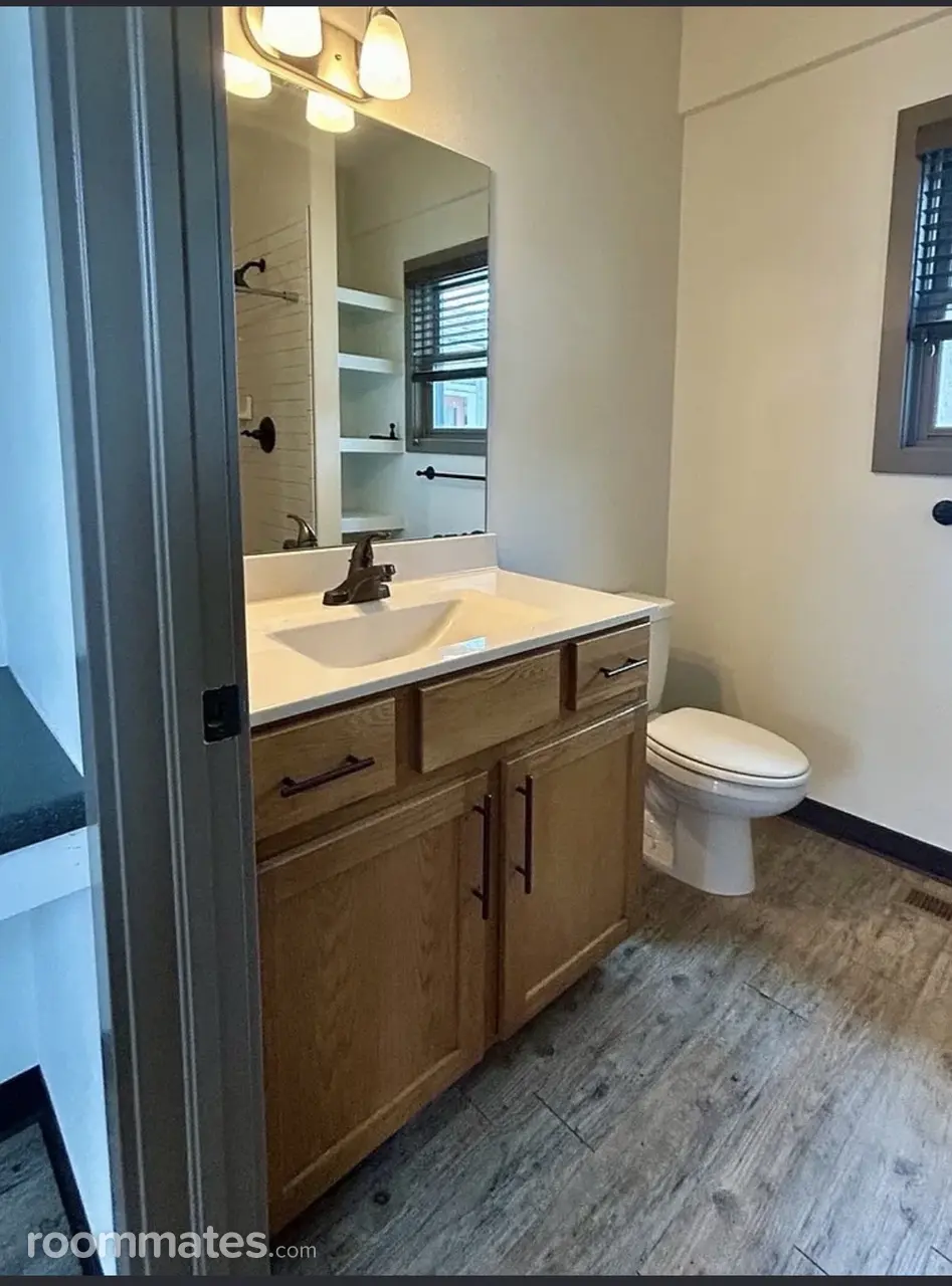 Profile photo 5 of 8