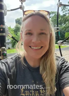 Roommate looking Honolulu, HI, $1300