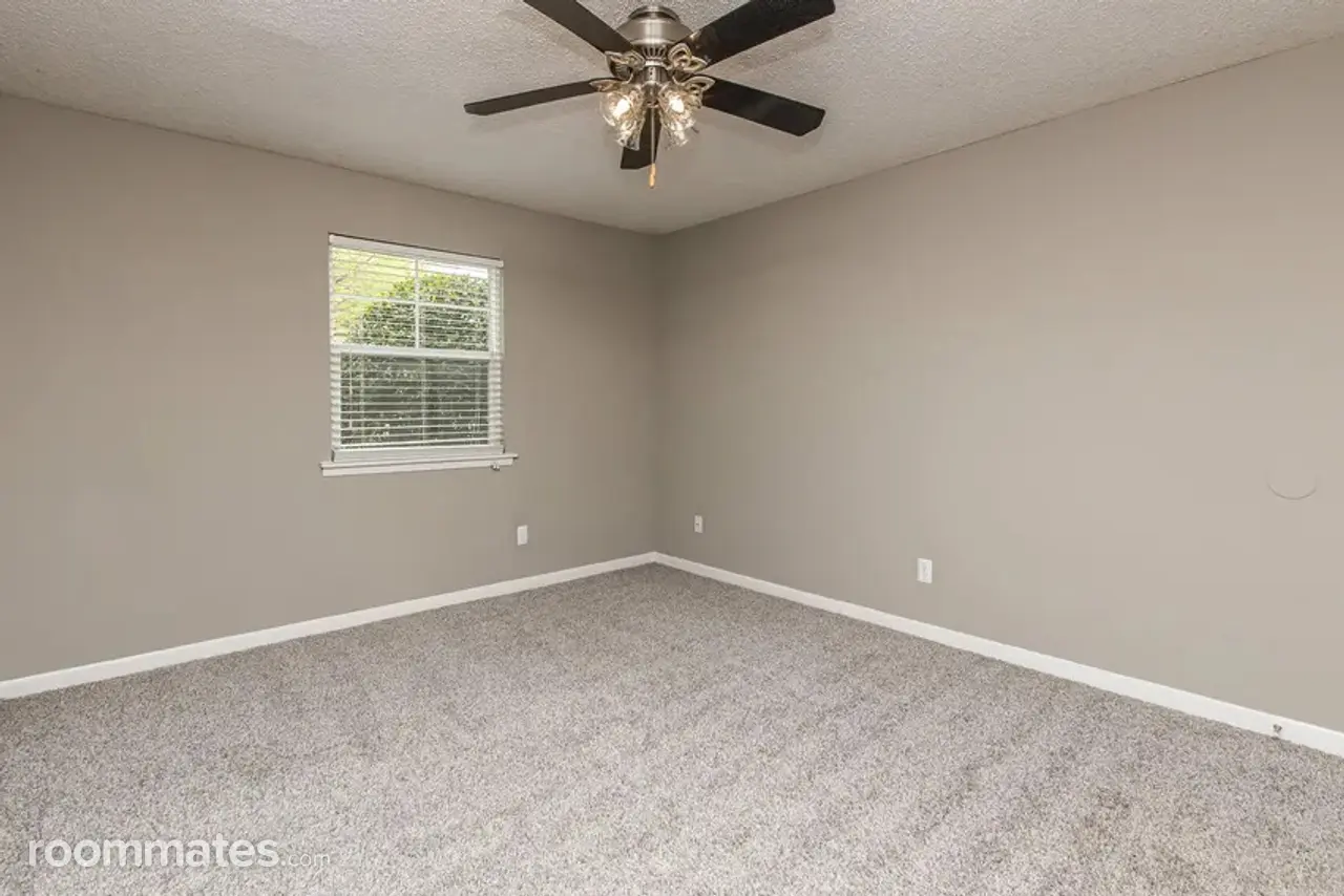 Profile photo 3 of 5