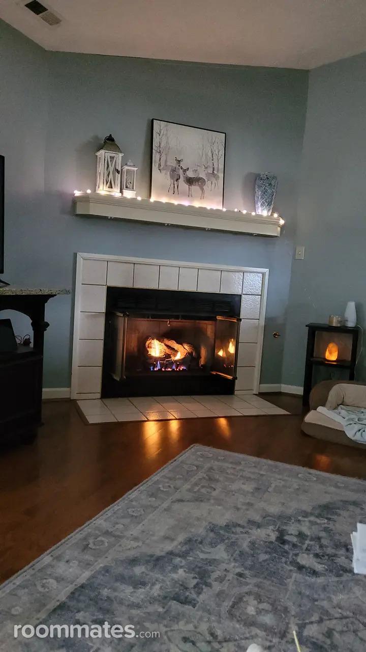 Profile photo 1 of 4