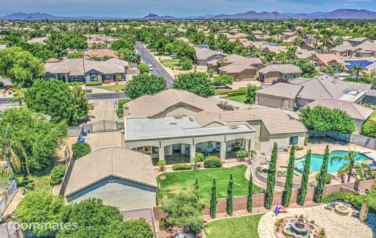 Profile photo 9 of 16