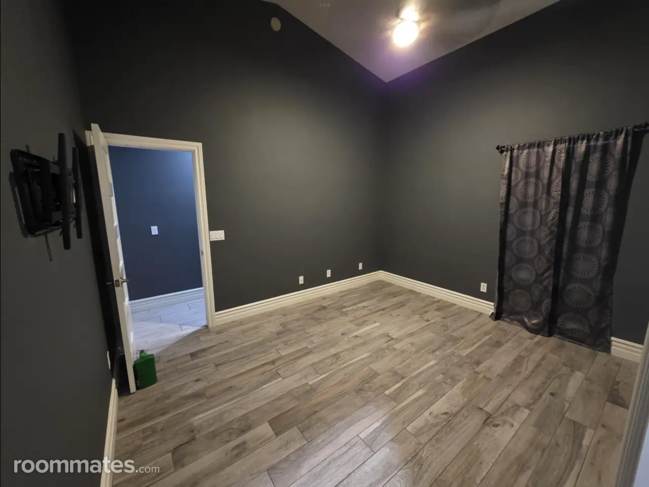 Profile photo 1 of 16