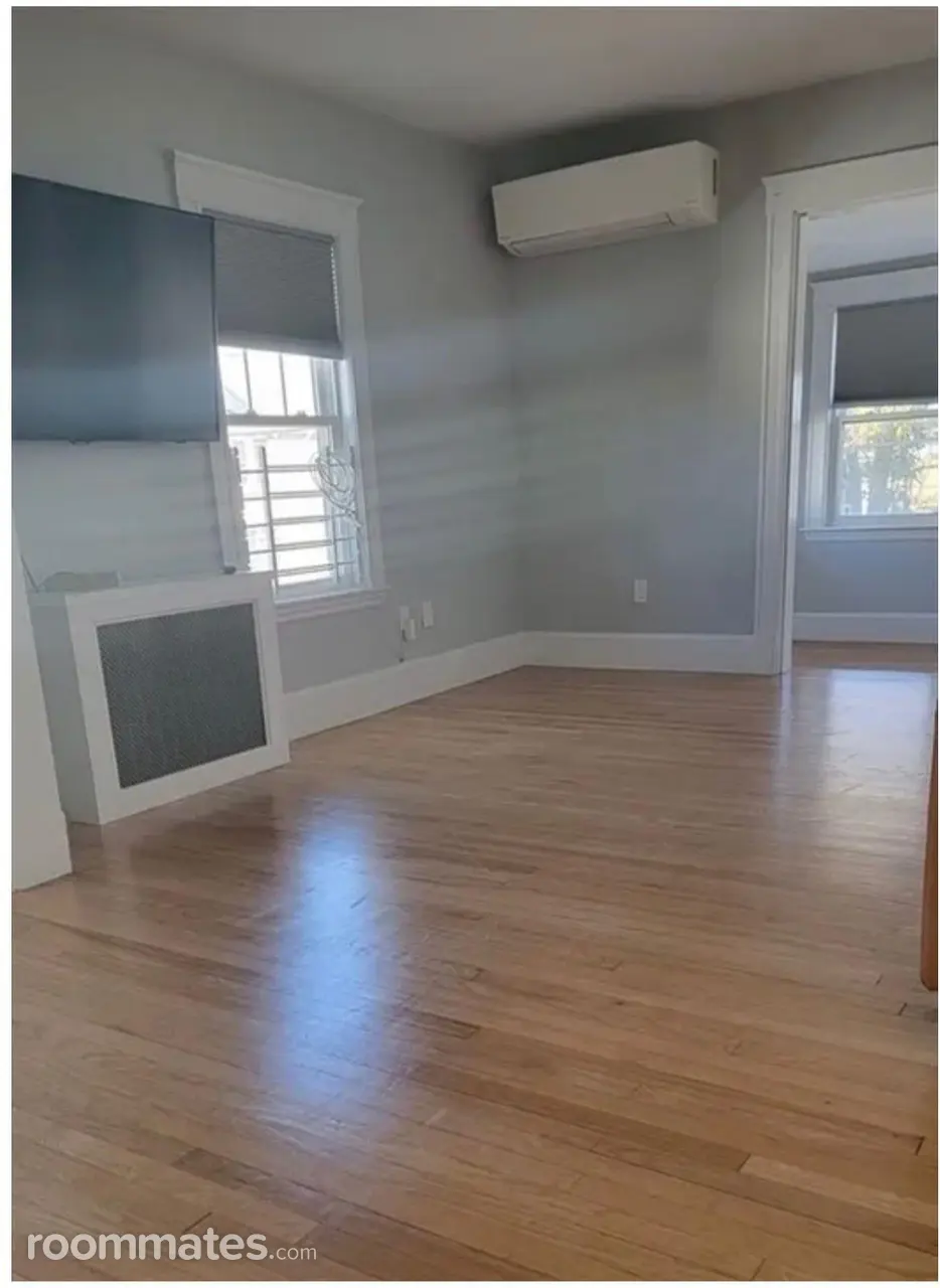 Profile photo 1 of 7