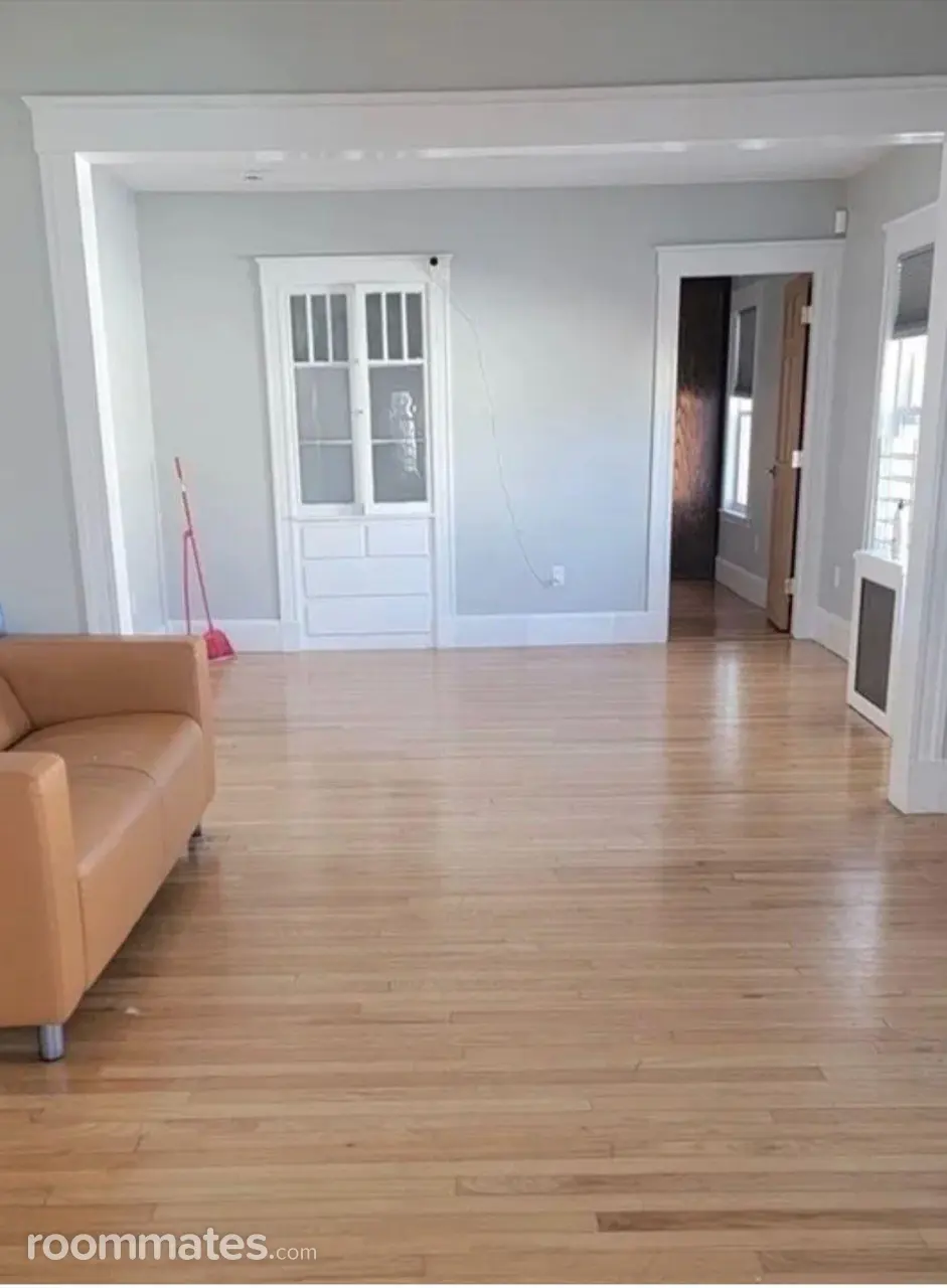 Profile photo 3 of 7