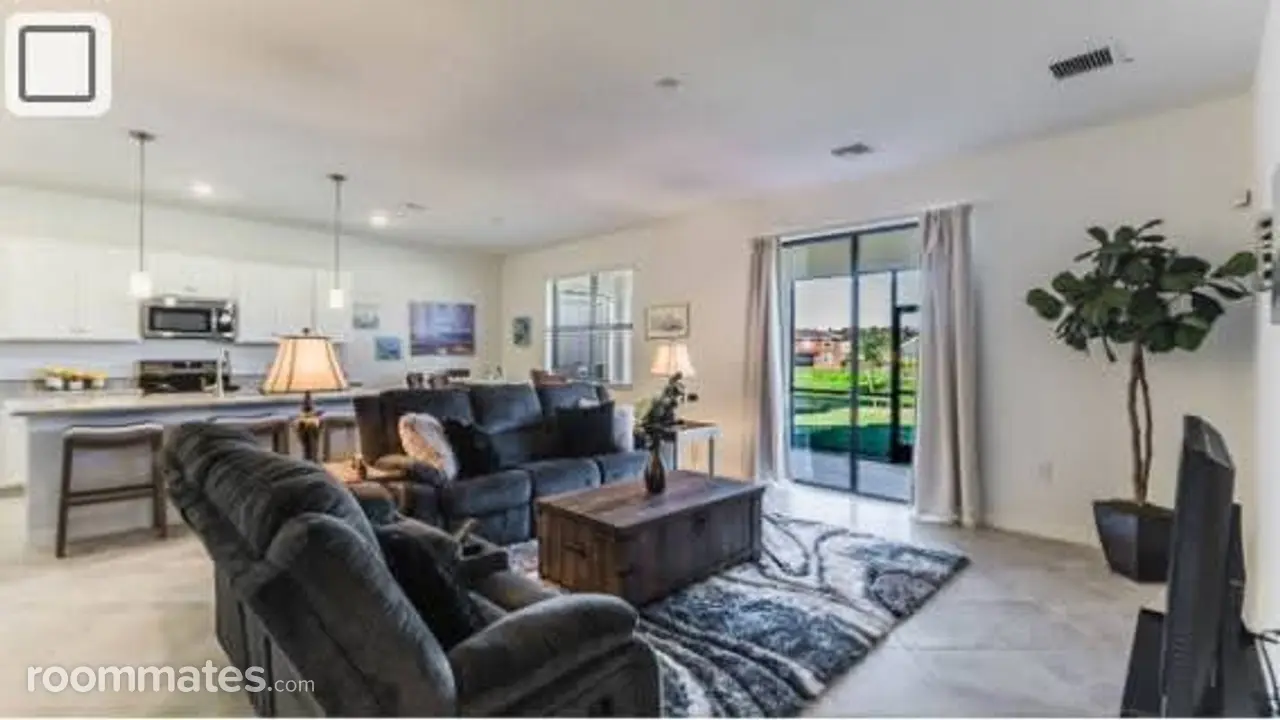 Profile photo 4 of 15