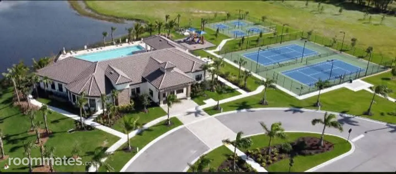 Profile photo 15 of 15