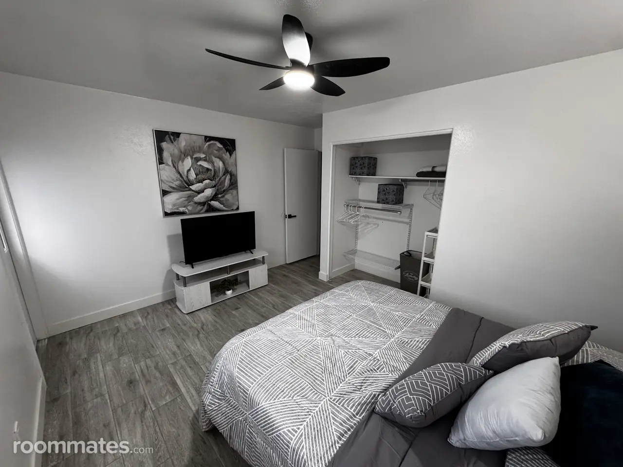 Profile photo 7 of 7