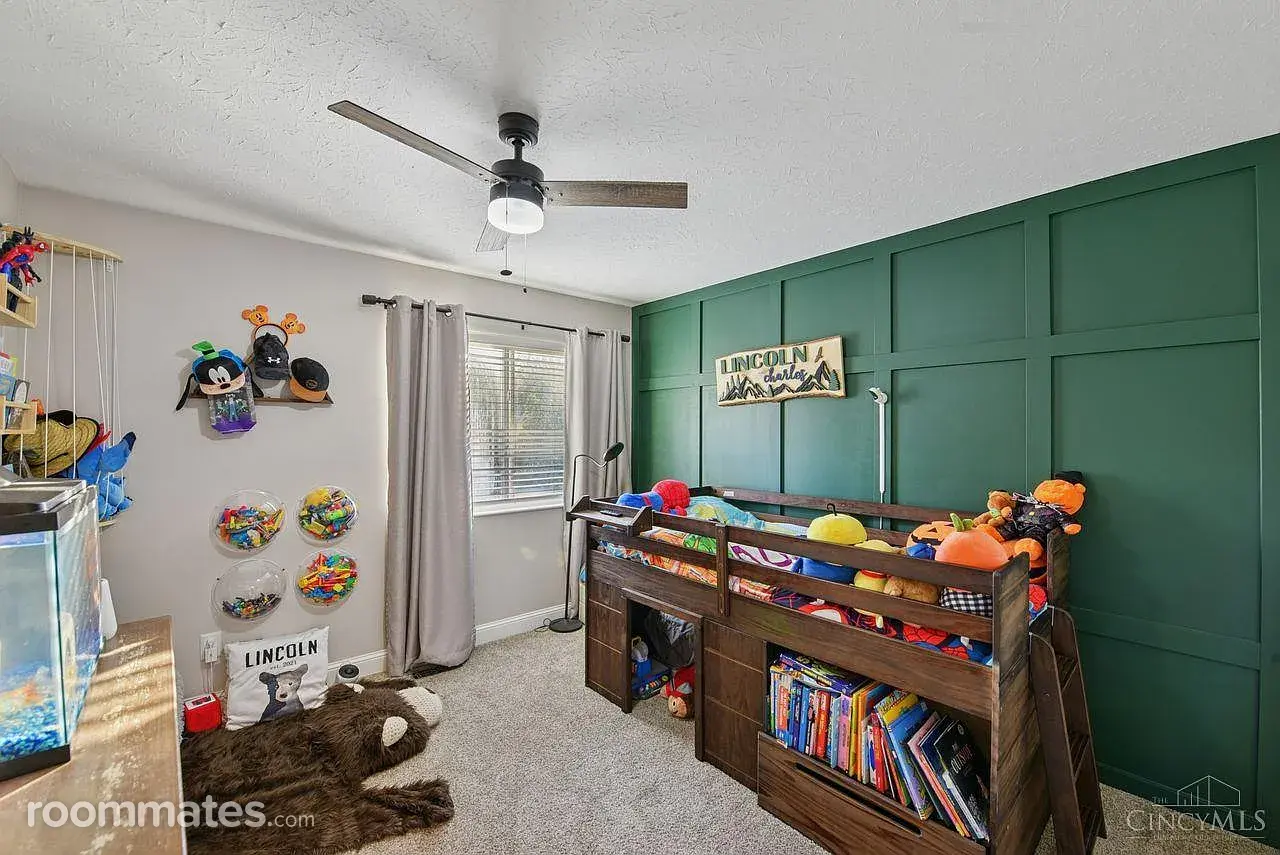 Profile photo 4 of 10