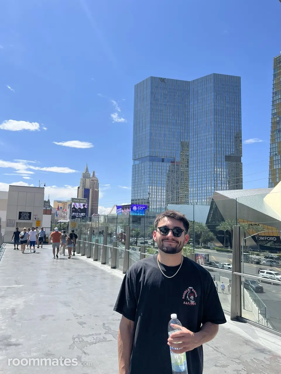 Profile photo 1 of 1