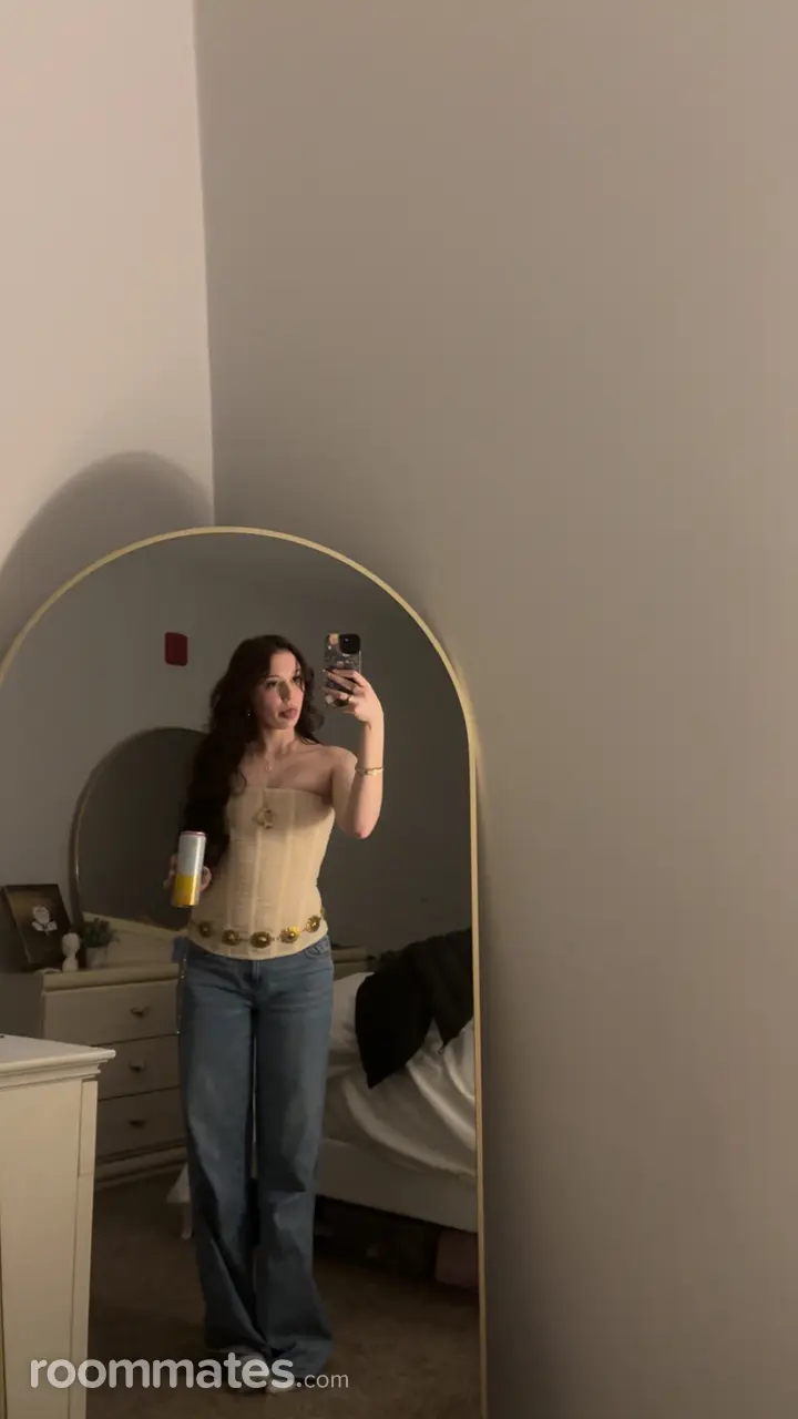 Profile photo 4 of 4