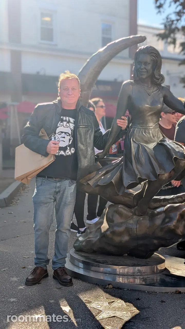 Profile photo 4 of 4