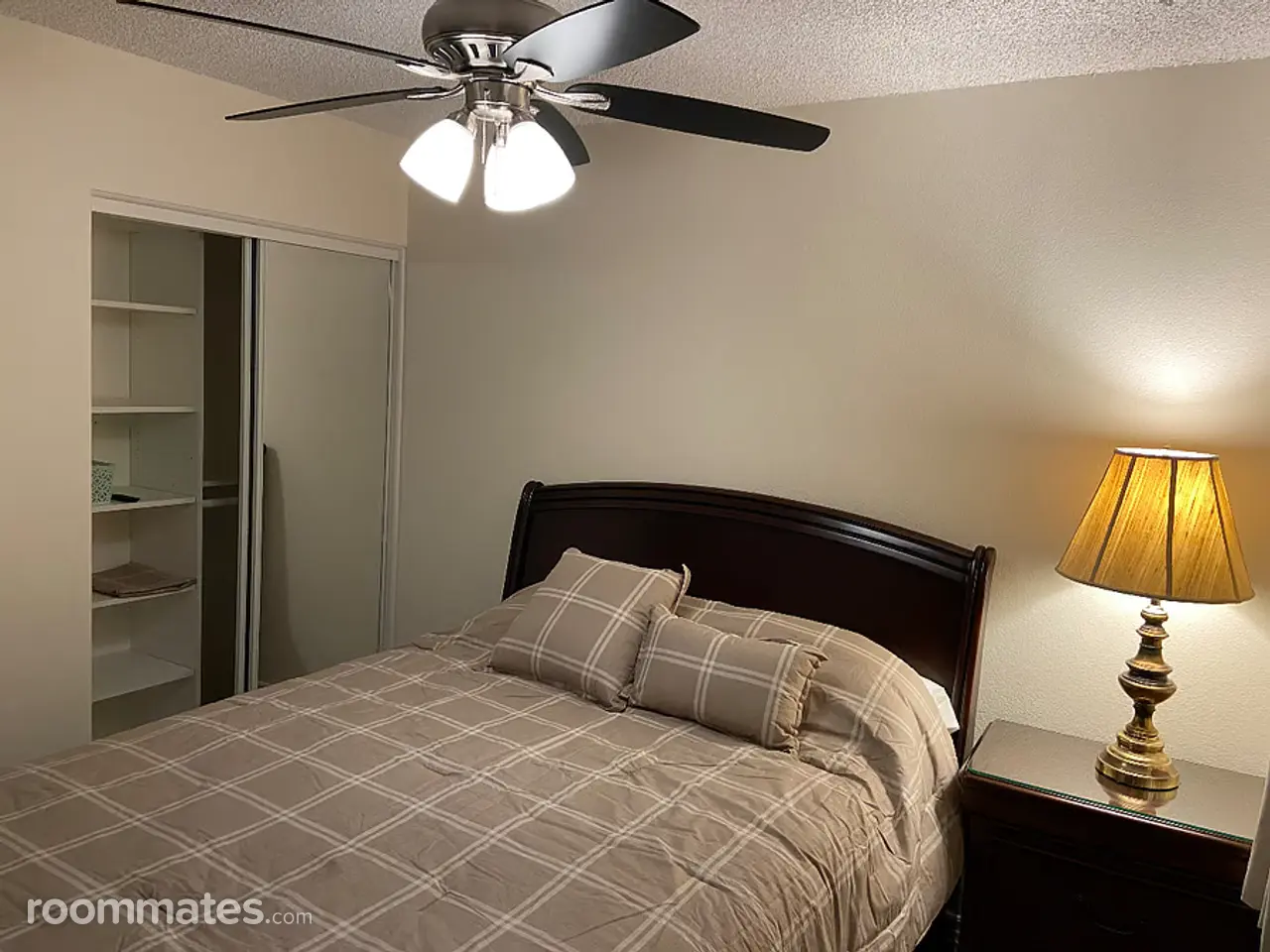 Profile photo 3 of 4