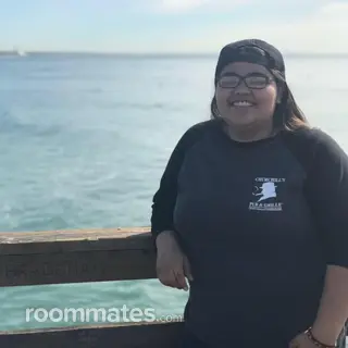 Roommate looking Vista CA, $1000