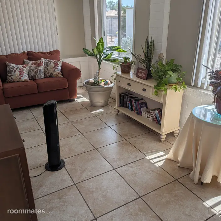 Room for rent in Mesa, AZ $750, house