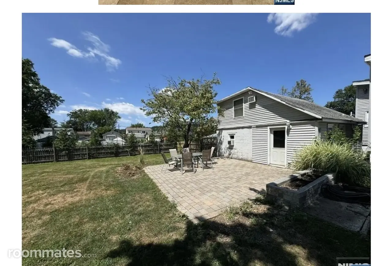 Profile photo 7 of 11