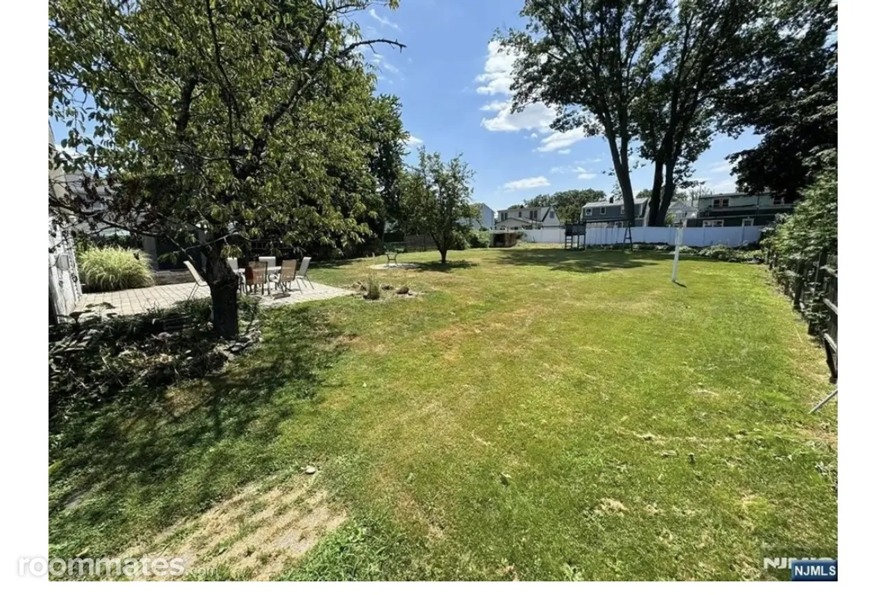 Profile photo 9 of 11