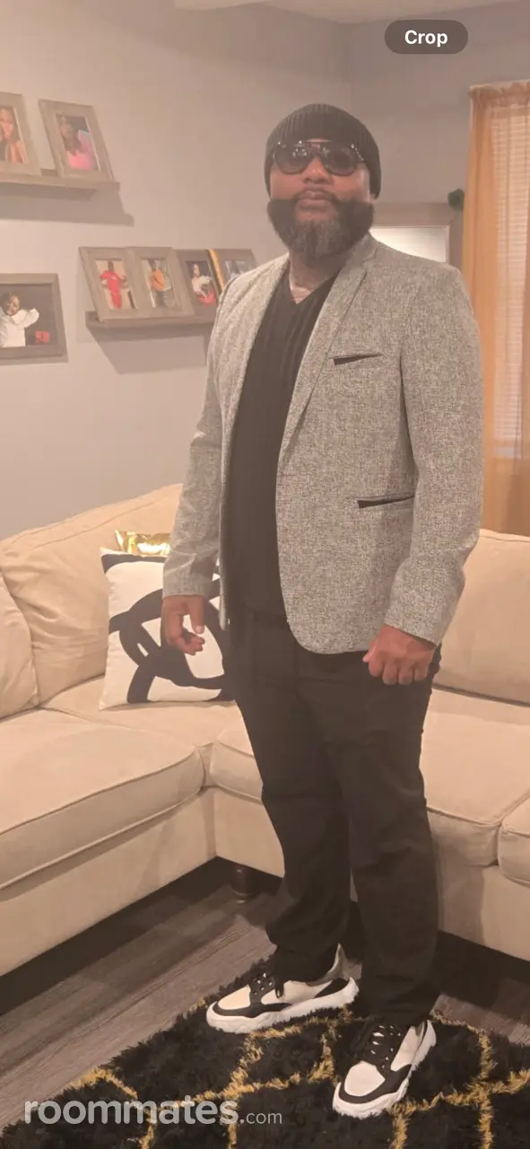 Profile photo 4 of 4