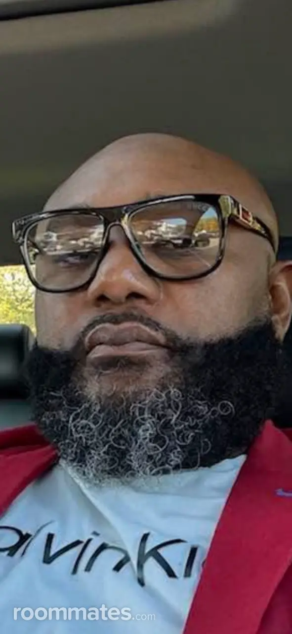 Profile photo 1 of 4