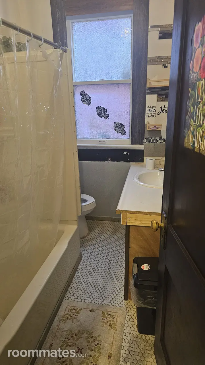 Profile photo 4 of 7